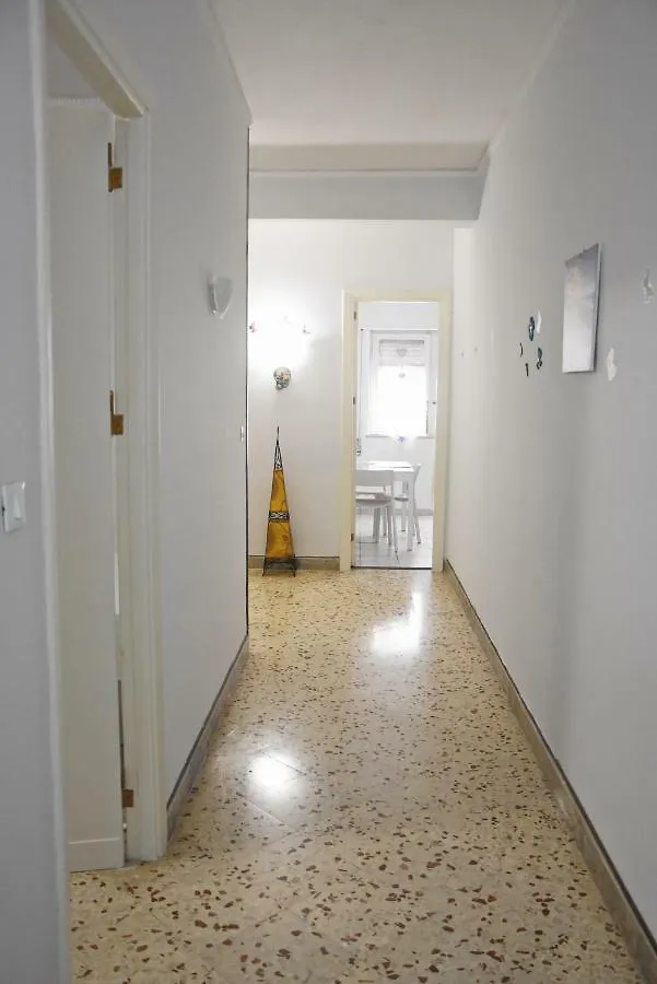 Giroel Home Capaci 0*,  Italy